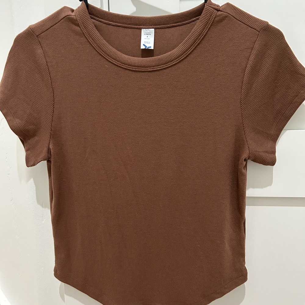 NWOT! Brown scoop neck ribbed crop top! From Old Navy in a size Small!Never worn